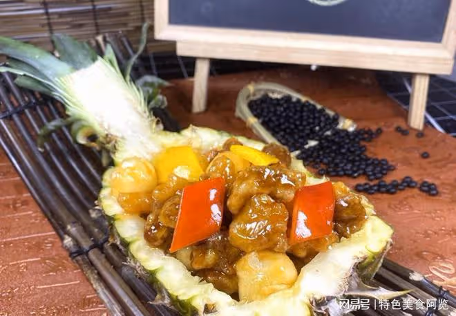 酸甜夾帶香脆感，一咬嘎嘣脆！嘗一口誘人菠蘿咕嚕肉！