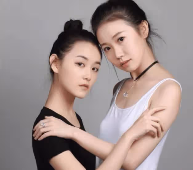 有一種公平遺傳叫蔣依依姐妹,上帝吻了妹妹的臉,卻給了姐姐好身材