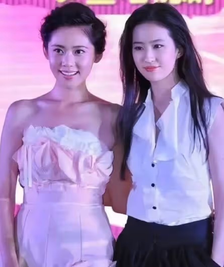 看了她們的合照,才知道「中式美女」與「韓式美女」的差別