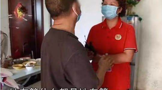 妻子懷疑丈夫帶長發女人回家，丈夫解釋：樓上風一吹頭髮就進來了