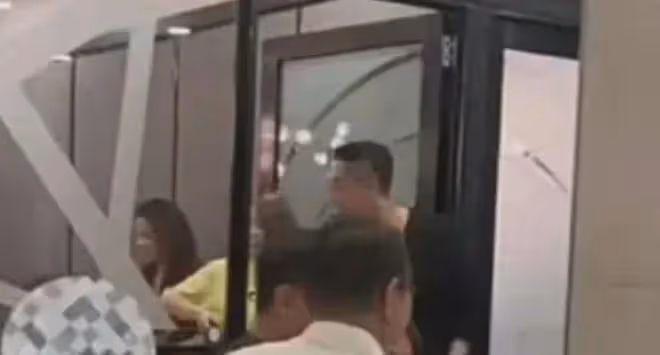 要三胎?曝汪小菲和女友現身醫院,喝中藥調理,張蘭態度改變了