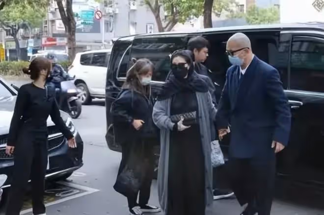 要三胎?曝汪小菲和女友現身醫院,喝中藥調理,張蘭態度改變了