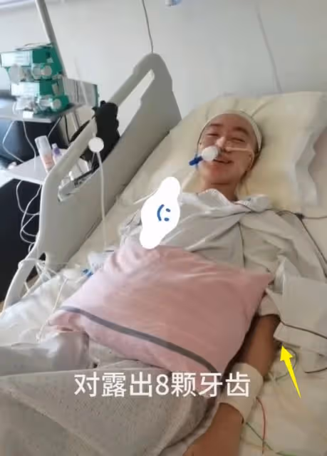22歲「點讀機女孩」露面!腦瘤術後疑傷到神經,恐難以恢復!