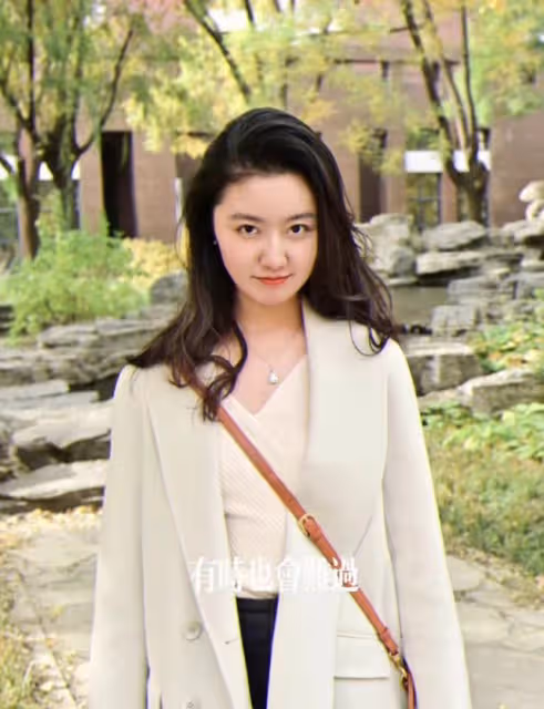 22歲「點讀機女孩」露面!腦瘤術後疑傷到神經,恐難以恢復!