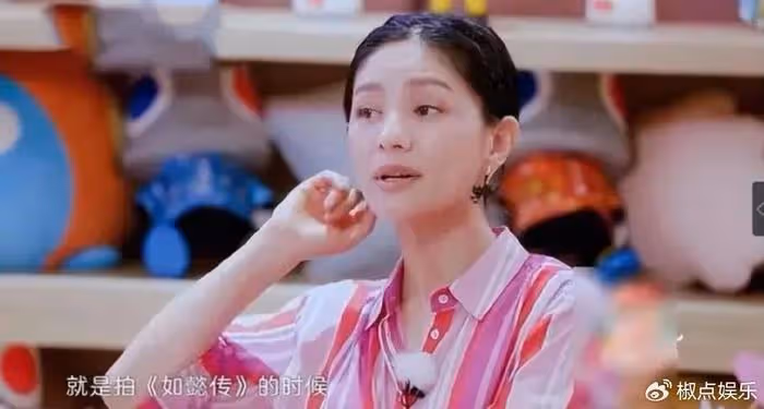 倒追小2歲丈夫放棄事業3年生2子,當眾痛哭後悔結婚,如今怎樣?