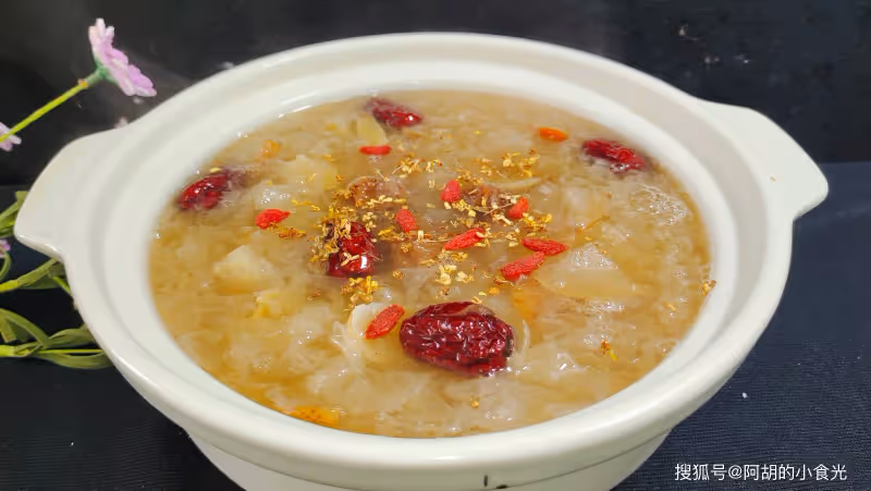 老祖宗的智慧,梨子和它煮是一絕!春天煮一碗,滋潤不生濕,口口清甜潤到心尖