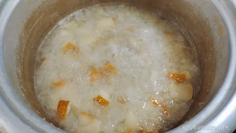 老祖宗的智慧,梨子和它煮是一絕!春天煮一碗,滋潤不生濕,口口清甜潤到心尖