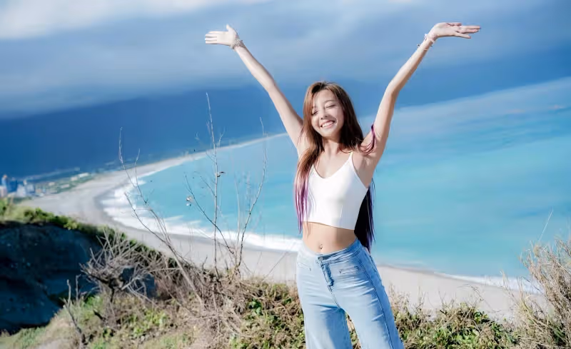 TVB女星餘思霆大秀身材,不穿衣服睡覺引熱議,無劇可拍或將離巢