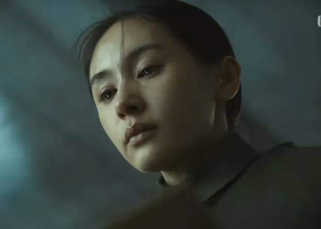 美國版《三體》：忍得了一臉兇相的葉文潔，真忍不了羅輯的扮演者