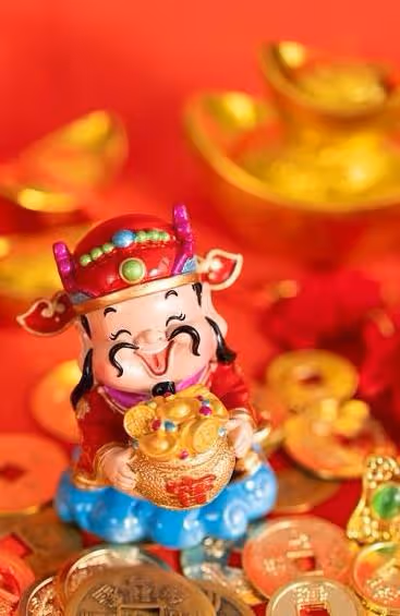 生 肖牛：別躲了，財神已經到你家做客了，還不趕緊接住這大財！