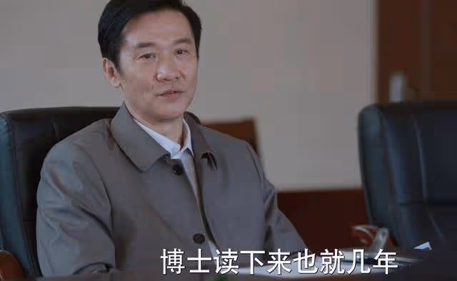 《江河日上》官場的老人精朱天才，為何當不了副市長？原因有三