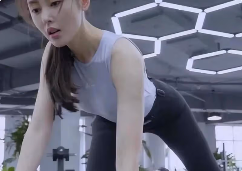 「少女胯」與「模特胯」有何區別?看張天愛趙昭儀站姿,就知道了