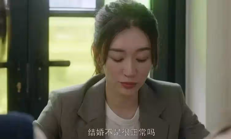 看到《煙火人家》48歲的李小冉,才知道什麼是真正的「苦情臉」