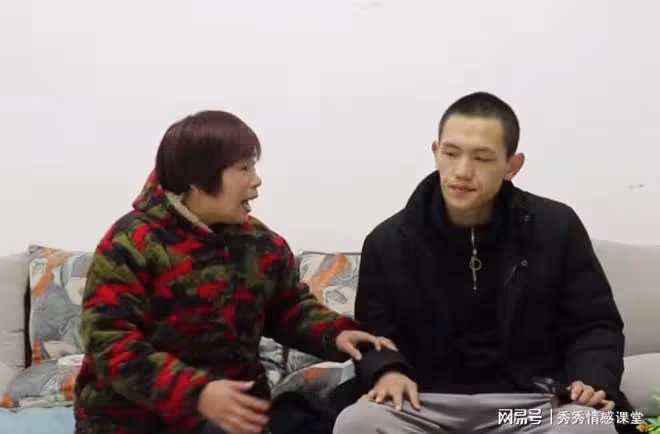 兒子高大帥氣，兒媳又矮又丑，兒子卻說撿到寶了，我的未來全靠她
