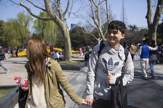 糟糠妻一無是處!離婚當天我媽「放鞭炮慶祝」,10天後「前妻一句話」我跪著求復婚…