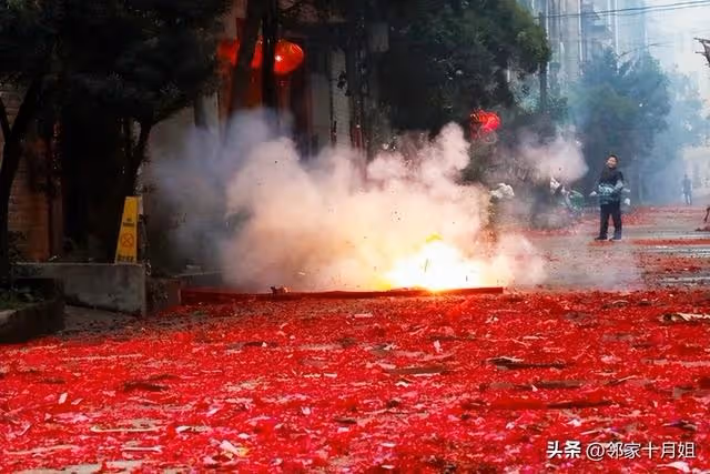 我76歲，活成一個笑話！過年天天做3頓飯，全家10個人，沒1人幫忙