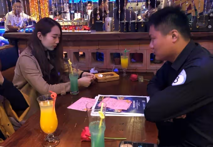 妻子離過婚且「不能生育」我不嫌棄風光娶進門，她前夫上門羞辱：「娶不到老婆才要二手的」！ 一年後我樂了「她前夫卻哭了」…