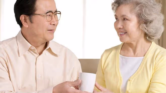 失孤老人為何害怕再婚？62歲大媽和67歲教授，如何打好再婚這張牌