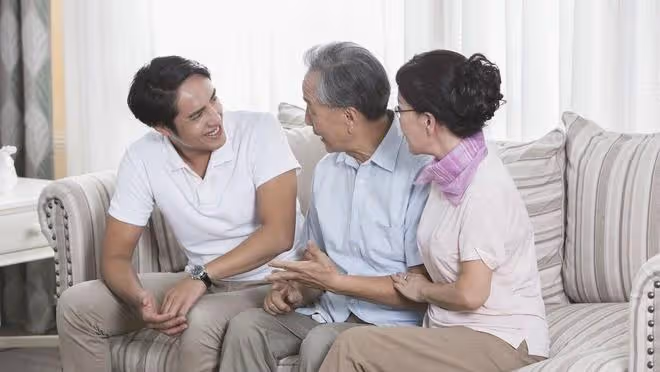 89歲丈夫和84歲妻子攙扶著去離婚,有一種愛叫:傷別離