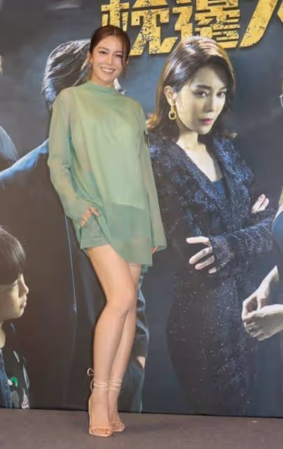 TVB兩大花旦爆也要上演性感情節!不輸陳自瑤大露背!