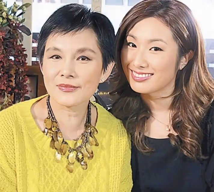 摔倒後離世!香港知名老戲骨低調舉辦葬禮,入土為安長眠於加拿大