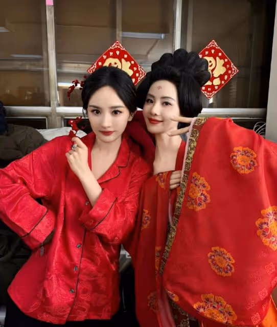 楊冪連續三年為劉詩詩慶生,甜喊「親愛的小劉」,詩冪太美好了