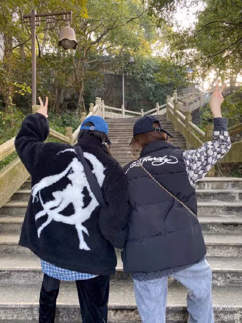 楊冪連續三年為劉詩詩慶生,甜喊「親愛的小劉」,詩冪太美好了