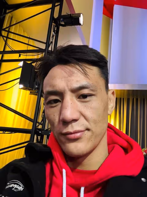 UFC中國選手茸主被控訴家暴!花女友錢嫖娼,聊天記錄信息量大!