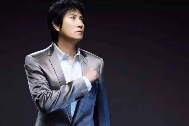 這首十分鐘寫的歌曲，賺夠了一輩子花不完的錢，唱響了整整40年