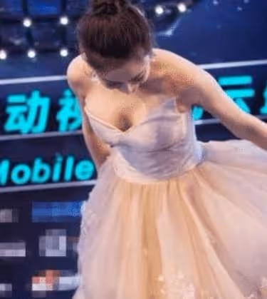 39歲馬蘇真人長啥樣?看到無濾鏡下的她,網友:路人一個