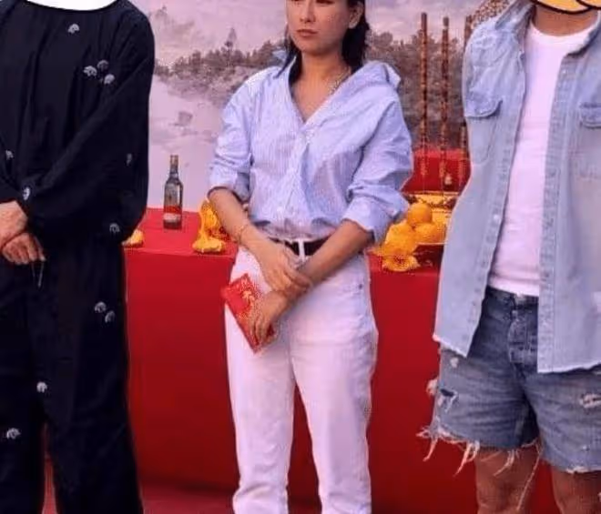 39歲馬蘇真人長啥樣?看到無濾鏡下的她,網友:路人一個