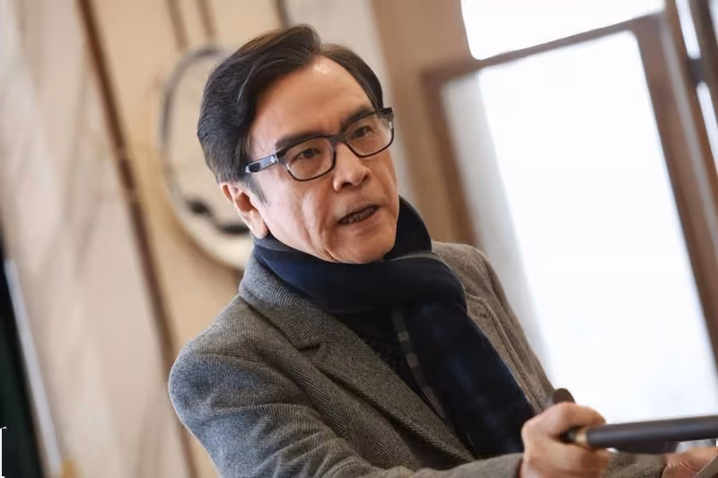 引人遐想！知名港星姜大衛重提與狄龍舊事，三字概括與對方關係