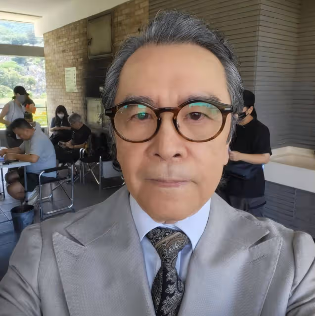 引人遐想！知名港星姜大衛重提與狄龍舊事，三字概括與對方關係