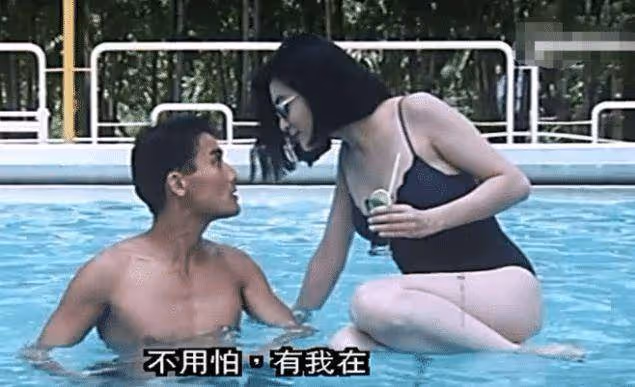 關之琳巔峰期魅力有多大?看她的泳裝劇照,終於明白啥叫女人味