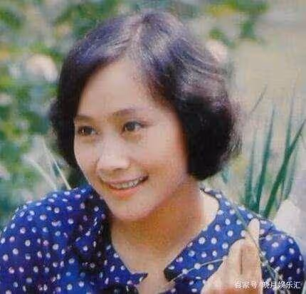 靠《渴望》成名,嫁小2歲老公獲幸福,兒子長相卻是一言難盡