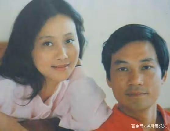 靠《渴望》成名,嫁小2歲老公獲幸福,兒子長相卻是一言難盡
