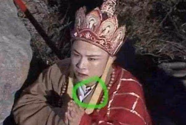 史上最尬的穿幫鏡頭:古人穿高跟鞋我忍了,這透明肩帶忍無可忍