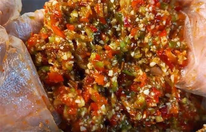 4斤辣椒,一斤大蒜,簡單一做,酸爽開胃,配米飯拌麵條超好吃