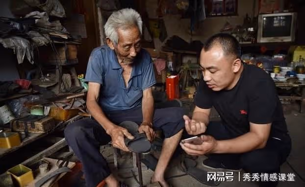 老婆出國一去不回,我贍養岳父6年,看到他立的遺囑我捏緊了拳頭