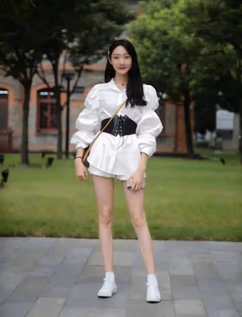 熱褲怎麼搭配好看?時尚新潮造型,讓你隨心秀出大長腿