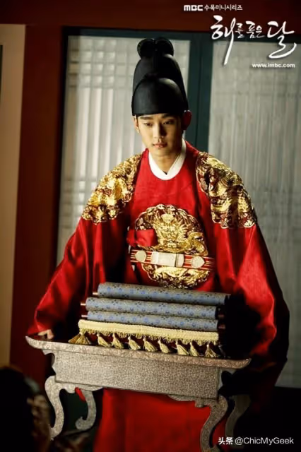 金秀賢《淚之女王》開播,演技男神4次才考上大學!