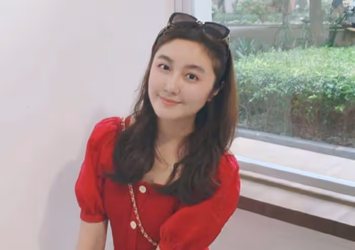 點讀機女孩評論區淪陷！被扒模糊患病時間線炒作，網友呼籲徹查