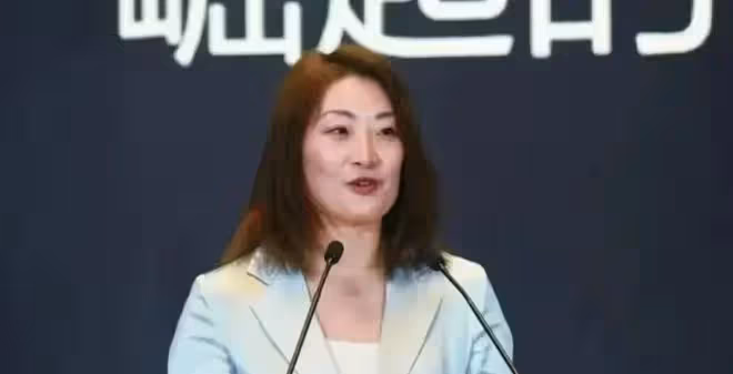 宗慶後最後露面：女兒攙扶父親走樓梯，看到父親病痛淚水在打轉！