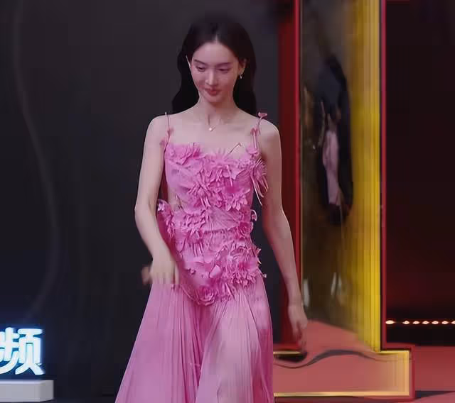 香港這一夜女星告訴你：「乾乾癟癟」不叫美，珠圓玉潤更有韻味