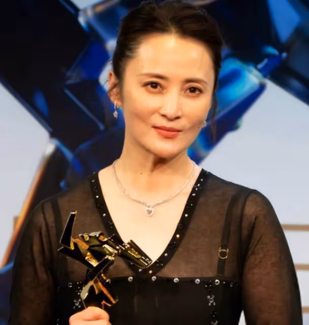 香港這一夜女星告訴你:「乾乾癟癟」不叫美,珠圓玉潤更有韻味