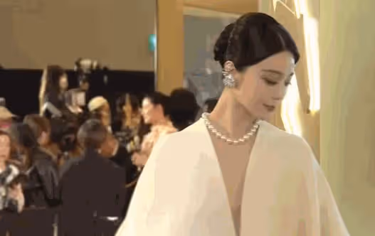 香港這一夜女星告訴你:「乾乾癟癟」不叫美,珠圓玉潤更有韻味