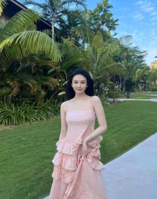 邱淑貞女兒身材搶鏡,五官酷似年輕的關之琳,基因真的很重要