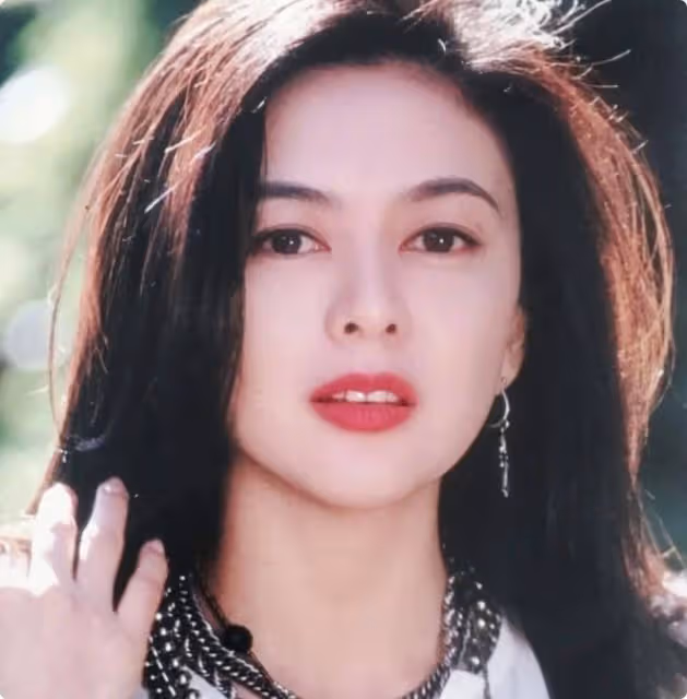 邱淑貞女兒身材搶鏡,五官酷似年輕的關之琳,基因真的很重要