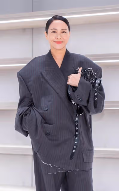 45歲林嘉欣變胖了,離婚半年和樂基兒一樣,成了大碼美女