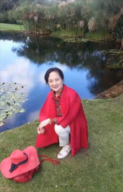 張金玲比王馥荔僅小1歲如兩代人!一個漂亮阿姨,一個發量堪憂!